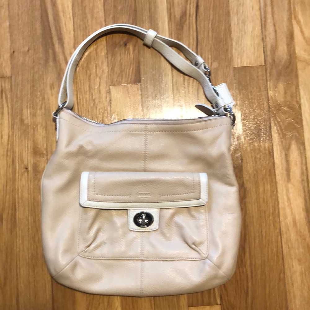 COACH Shoulder Bag 👜